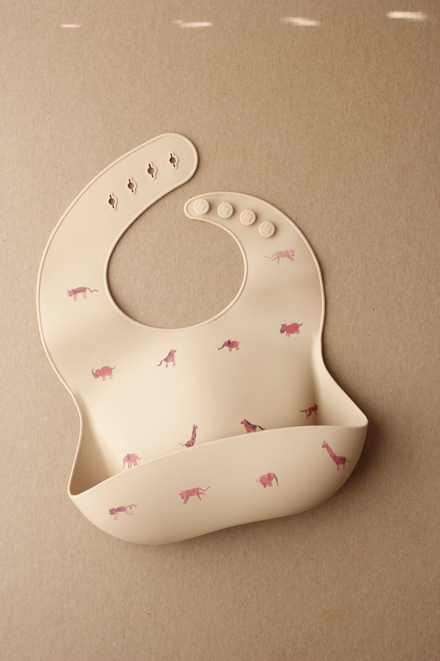 MUSHIE Silicone Baby Bib | Safari Tan