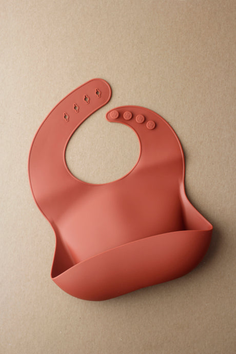 Silicone Baby Bib - Raw Sienna (mushie)