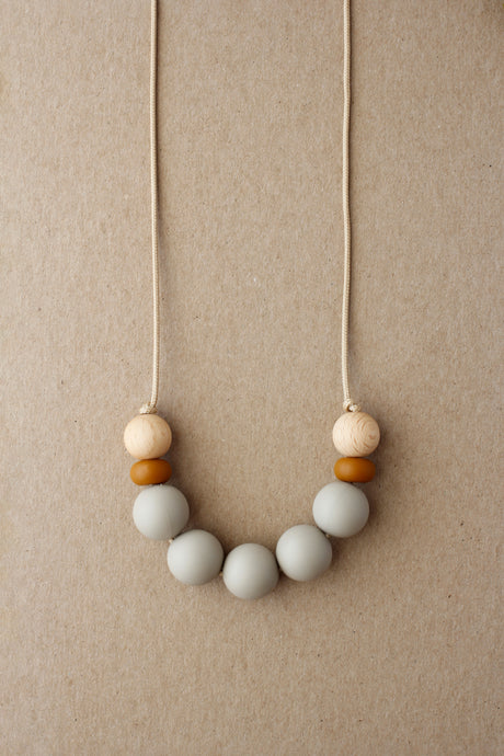 Mommy Necklace - Nida | Taupe