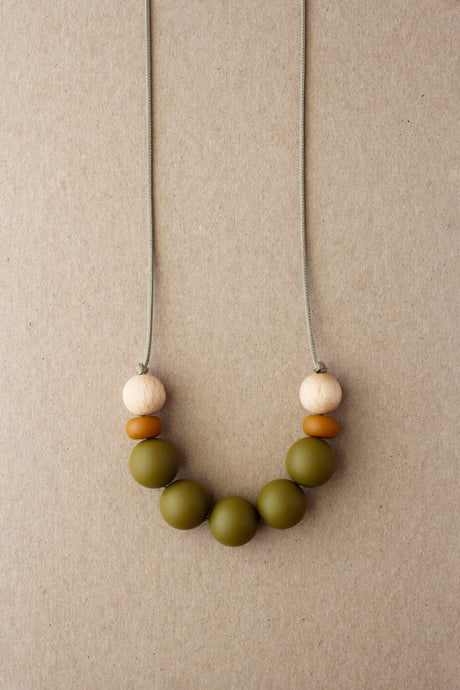 Mommy Necklace - Nida | Moss